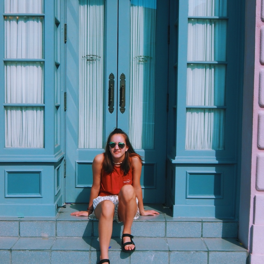 Meet your Posher, Olivia